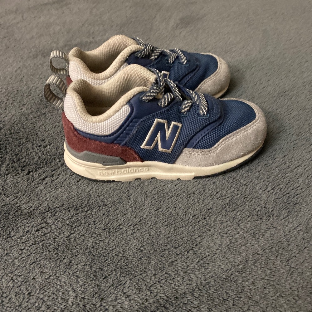 New Balance 997H Athletic Shoe -